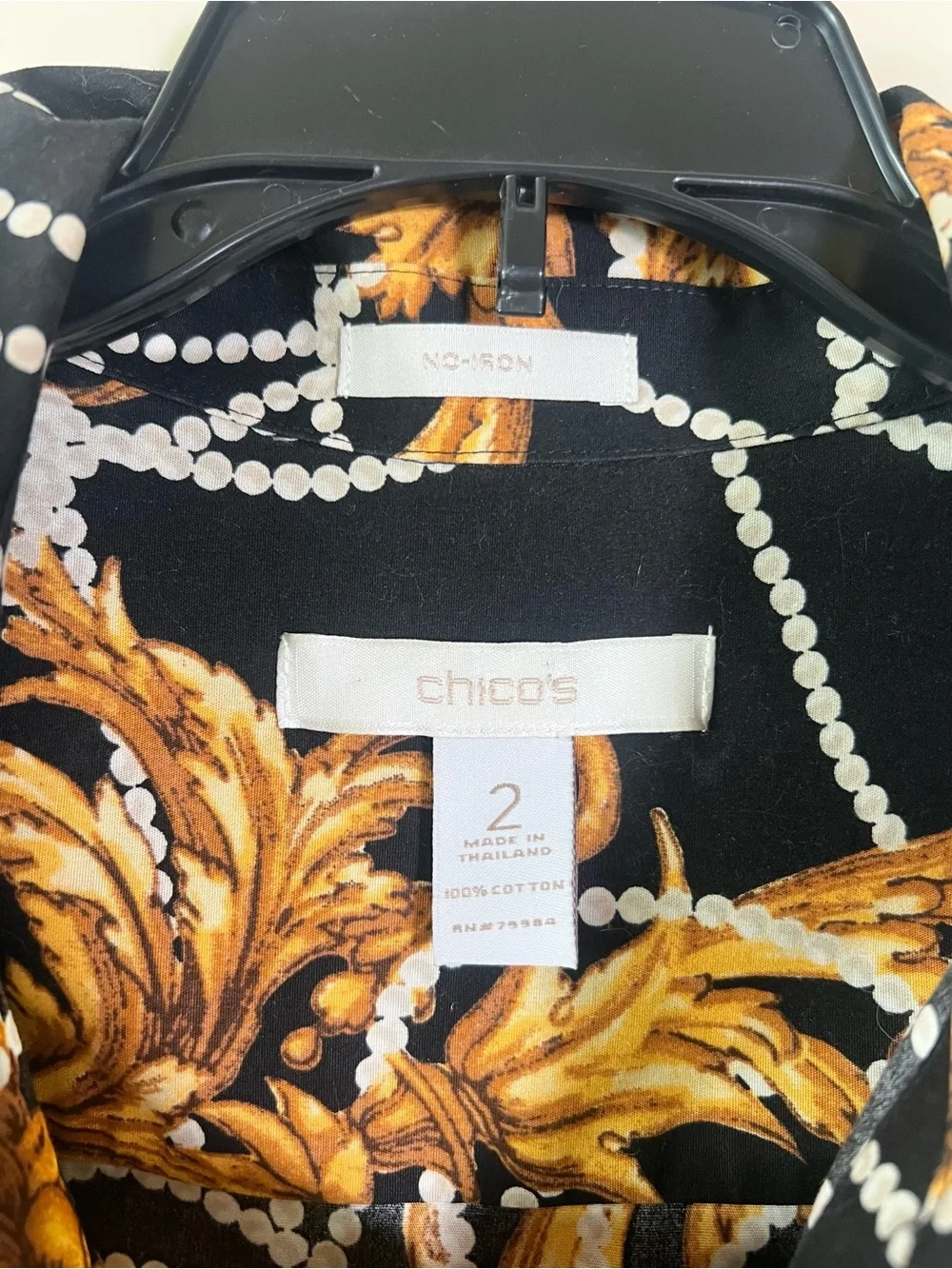 Chico's No-Iron Baroque Blouse Size 2 Black Gold Pearl Chain Print Cotton Shirt - Picture 6 of 10